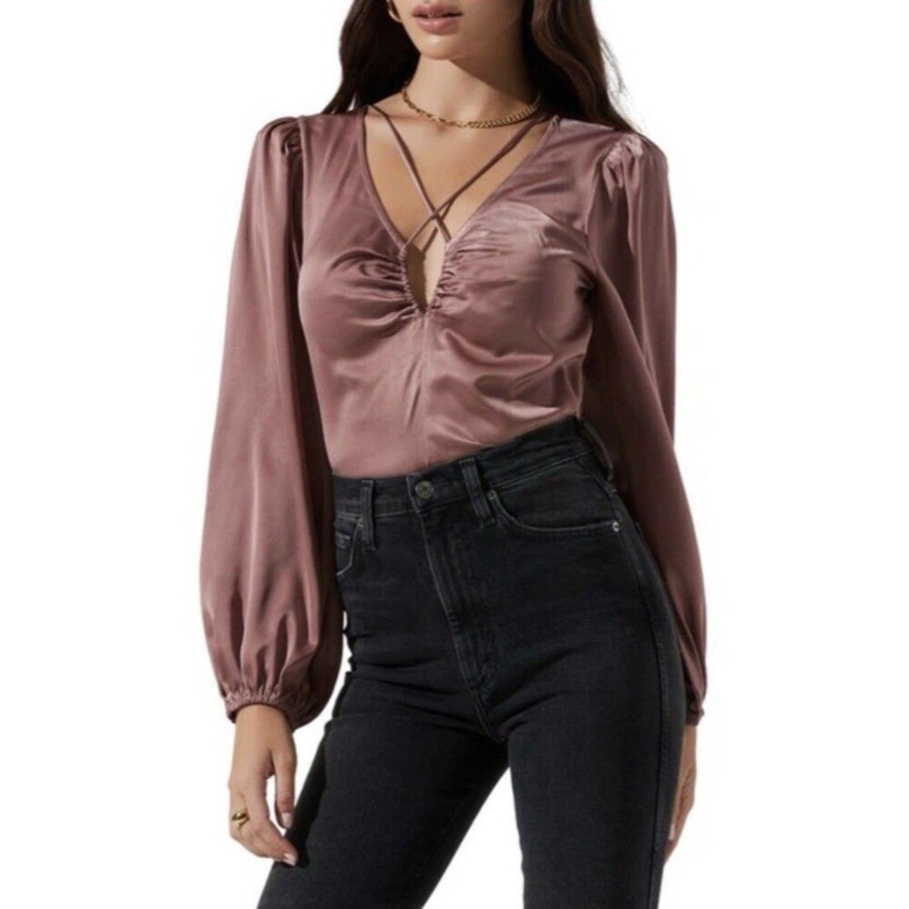NWT ASTR The Label Mauve Pink Balloon Sleeve Keyhole Cutout Blouse Top Sz XS